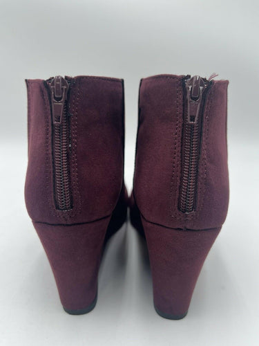 Sugar Juliette Burgundy Micro Suede Chevron Wedge Ankle Boots Womens 6 Sugar