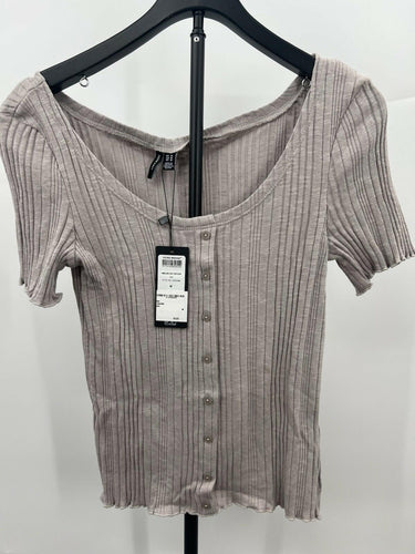 Vero Moda Top Ribbed Button Front Scoop Neck Short Sleeve Taupe Ash NWT - M VERO MODA