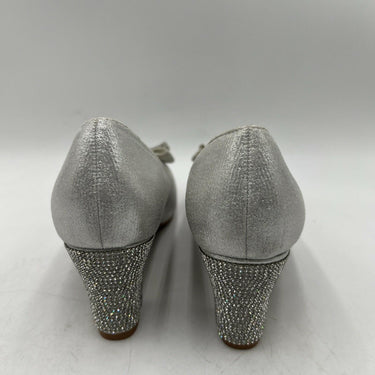 Women’s Badgley Mischka shimmering silver glitter block-heel pumps Size 6 Badgley Mischka