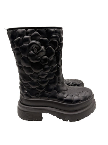 Valentino Garavani Atelier Textured 03 Rose Petal Rubber Rain Boots Size 36 Valentino