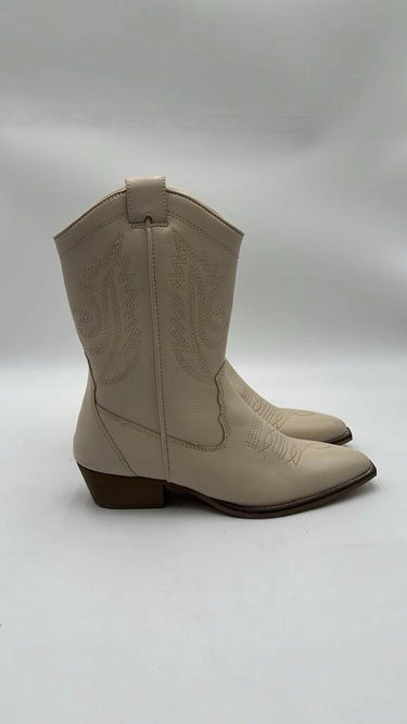 Vince Camuto MENKARA Ivory Leather Snip Toe Side Zip Western Booties 7.5M Vince Camuto