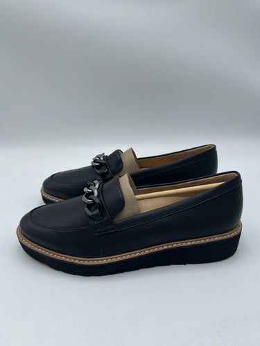 Women’s Naturalizer Emmal in Jet Black is a slip-on loafer Size 10 Naturalizer