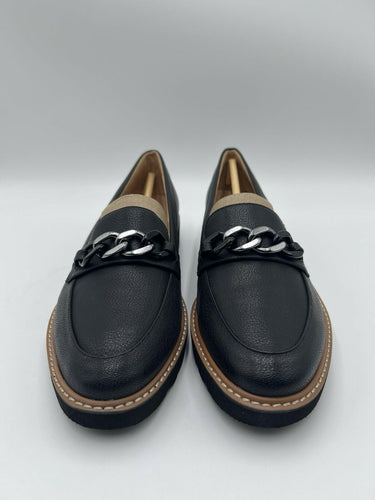 Women’s Naturalizer Emmal in Jet Black is a slip-on loafer Size 10 Naturalizer