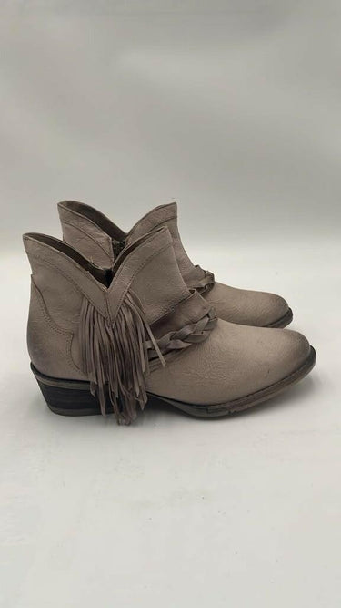 Women’s Circle G Gray distressed leather ankle boots Size 7.5M Circle G