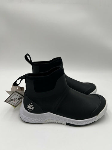 Women’s Muck Boot Outscape Chelsea boots Blafk / white sole Size 6 Muck