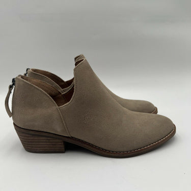 Women’s Lucky Brand Fitina Pull On Round Toe Ankle Booties Dune Size 8.5M Lucky Brand