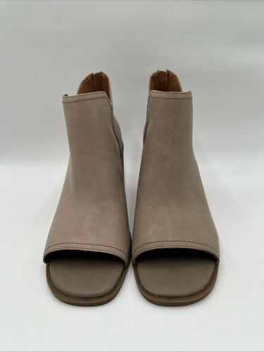 Women's Lucky Brand Theria Peep Toe Ankle Bootie Block Heel Dune Taupe Size 9.5 Lucky Brand