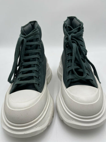 Alexander McQueen Puffer Tread Slick ankle boot green with a white sole Size 38 Alexander McQueen