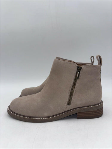 Women’s Crown Vintage Gorgie Ankle Bootie Beige Size 8M/39