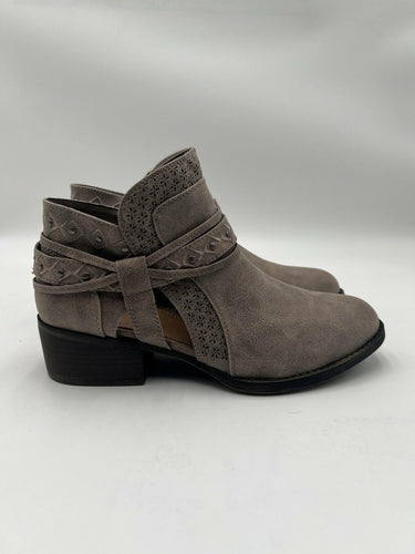 Sugar Thunderdome Taupe Distress Studded Cutout Ankle Booties Womens 9.5 Sugar