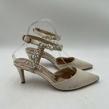 Badgley Mischka Esmeralda ivory satin pointed-toe pump Size 7 Badgley Mischka