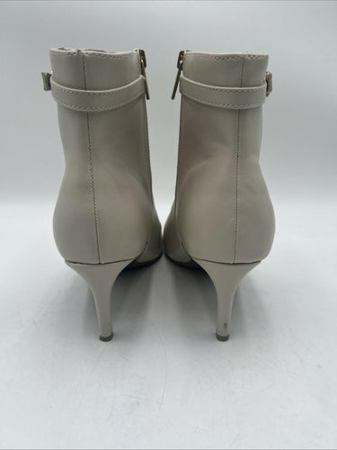 Women’s Bandolino Galayn Side Zip Ankle Boots Ivory Size 9M