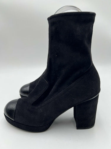 Chanel suede ankle boots with a patent cap toe gold-tone Heart Size 37.5