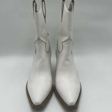 GOLO White Leather Pointed Toe Pull On Block Heel Ankle Booties Women’s Size 8.5