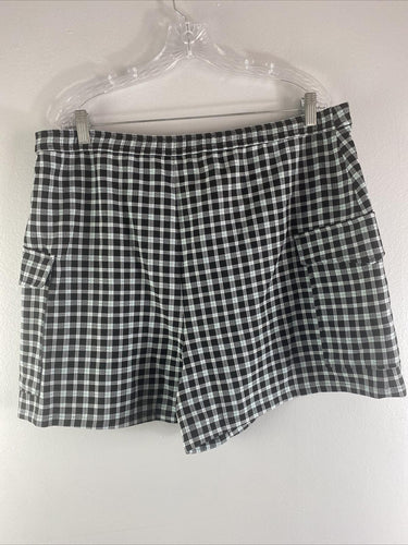 BP. Cargo Short Women's Plus Black/Blue Mason Plaid Button Closure Size 1X