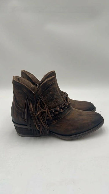 Women’s Circle G brown distressed leather ankle boots Size 7.5M Circle G