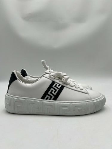 Women’s Versace Greca low-top leather sneakers in white/black Size 39 Versace