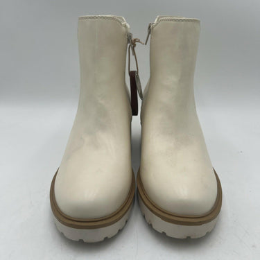 MIA Ezri boots in White Round Toe Man Made leather Heeled Boot Size 8M