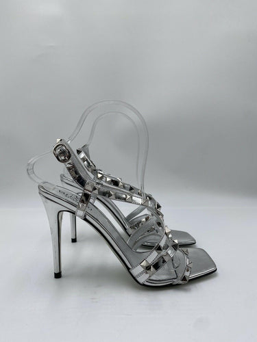Valentino Garavani Rockstud metallic leather sandals in silver Size 37 Valentino