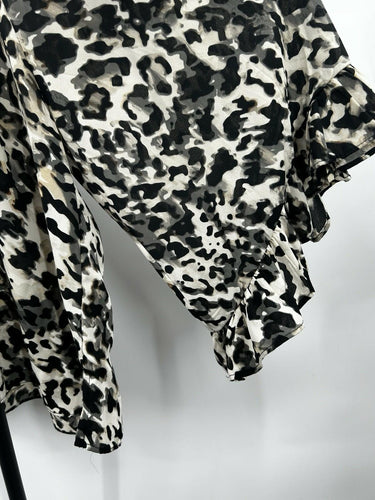 Vince Camuto Woman’s leopard-print keyhole neck ruffle Trim blouse Size XS Vince Camuto