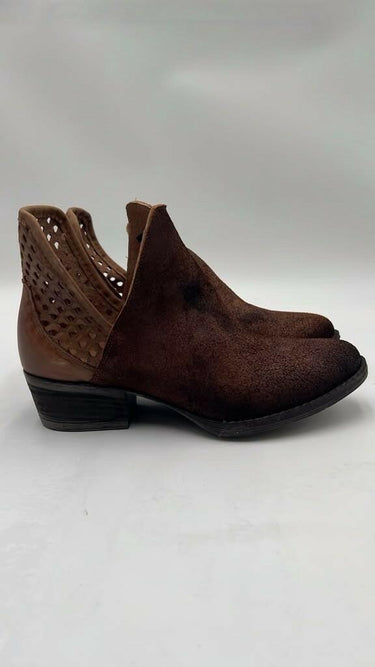 Circle G by Corral Ladies' brown cutout ankle booties Size 7M Circle G