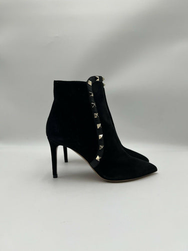 Valentino Garavani Rockstud black suede point toe side zip up ankle boot Size 35 Valentino