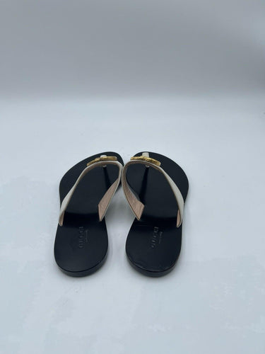 Gucci Women's Marmont white leather thong sandals Size 35 Gucci