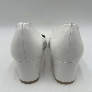 Women’s Stuart Weitzman pointed-toe white block heel pump Size 6B Stuart Weitzman