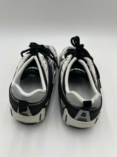 Balenciaga Drive Woman sneakers in a black, grey, and white Size 39