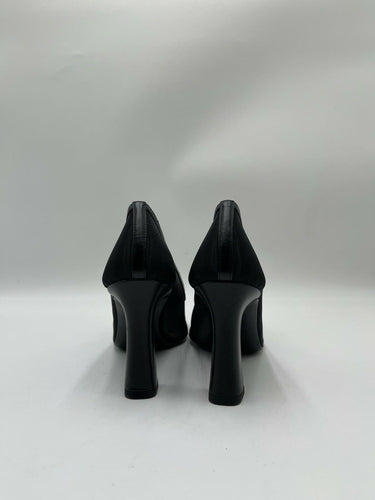Chanel 2023 black leather / mesh pumps with bow and crystal CC logo Size 37.5