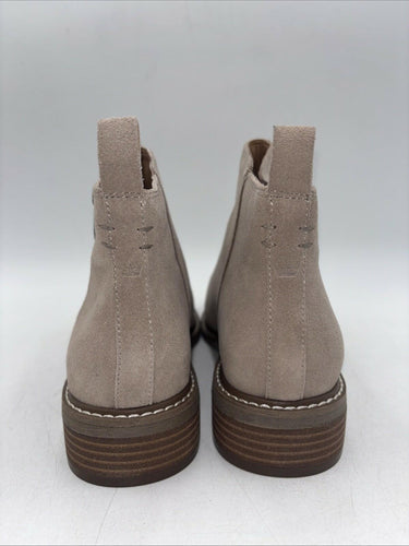 Women’s Crown Vintage Gorgie Ankle Bootie Beige Size 8M/39