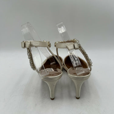 Badgley Mischka Esmeralda ivory satin pointed-toe pump Size 7 Badgley Mischka