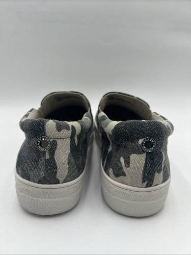 Women's Steve Madden Gills Slip On Loafers Sneakers Green Camo Size 10M Steve Madden