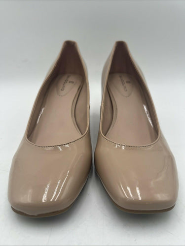 Women’s BANDOLINO Clara Block Light Natural Patent Heels Size 7M