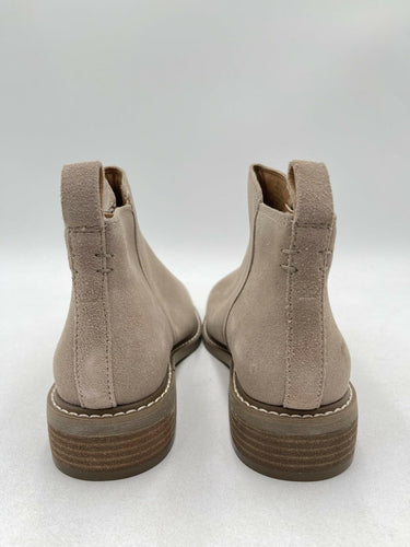 Women's Crown Vintage Gorgie Taupe Leather Ankle Side Zip Boot Size 8W