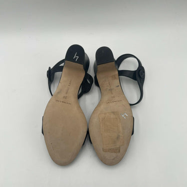 Women’s Manolo Blahnik Mulia Button Leather Sandals Black Size 36 Manolo Blahnik
