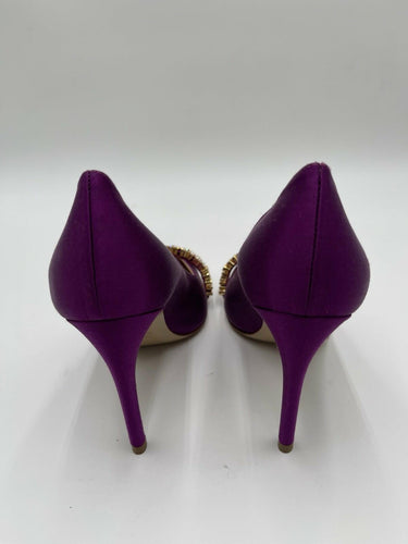 Moschino logo lettering satin pumps in purple Size 36