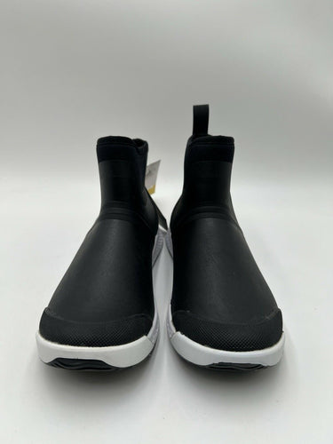 Women’s Muck Boot Outscape Chelsea boots Blafk / white sole Size 6 Muck