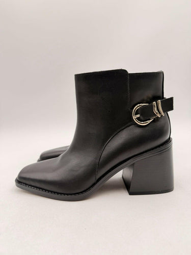 Vince Camuto Sameena Black Leather Side Zip Ankle Booties Size 7.5M