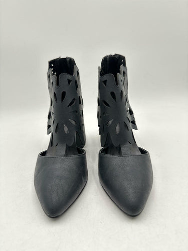 Women's Bellini Cleo Pointed Toe Laser Cut Shootie, Black Metallic, Size 8 M Bellini