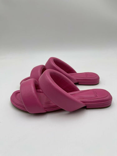 Alexandre Birman Lilla Flat Nappa Leather Sandal in Taffy pink Size 36