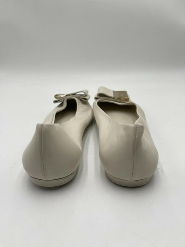 Women’s Ferragamo Vara bow ballet White nappa leather flats Size 9