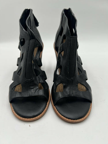 Sofft Black Laser Cut Block Heel Sandals Size 7