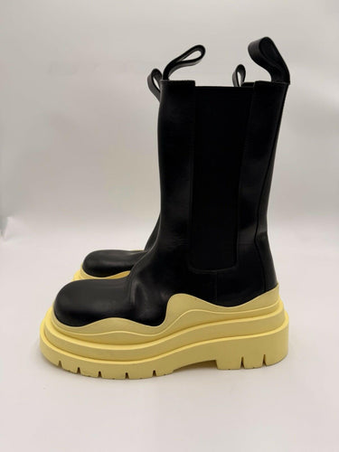 Bottega Veneta Tire Chelsea Woman's Boots in the Black Lemonade Size 35.5