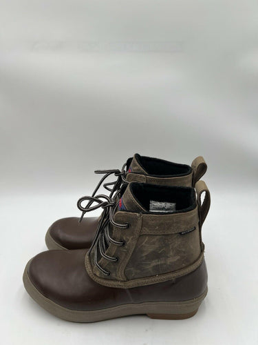 Women’s Xtratuf Legacy Lace Boot in a brown Leather Size 10M