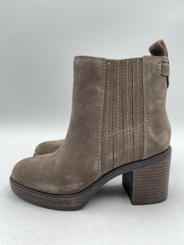 Crown Vintage Women’s Shoes Brown Suede Capari Booties Size 6M