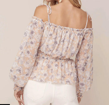 NWOT ASTR the Label HARLEE FLORAL COLD SHOULDER TOP Peach Grey Floral Size M