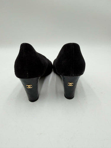 Women’s Chanel Black Suede Patent Cap Toe Block Heel Slip On Pumps Size 35