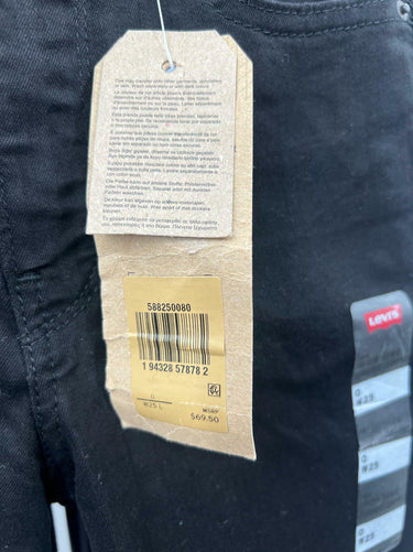 Levi's Women's 724 High Rise Straight Crop Jeans, Soft black, 25 (US 0) Levi's